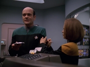 extant_StarTrek_VOY_5x12-BrideOfChaotica_02200.jpg