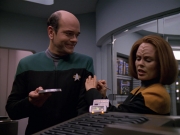 extant_StarTrek_VOY_5x12-BrideOfChaotica_02208.jpg