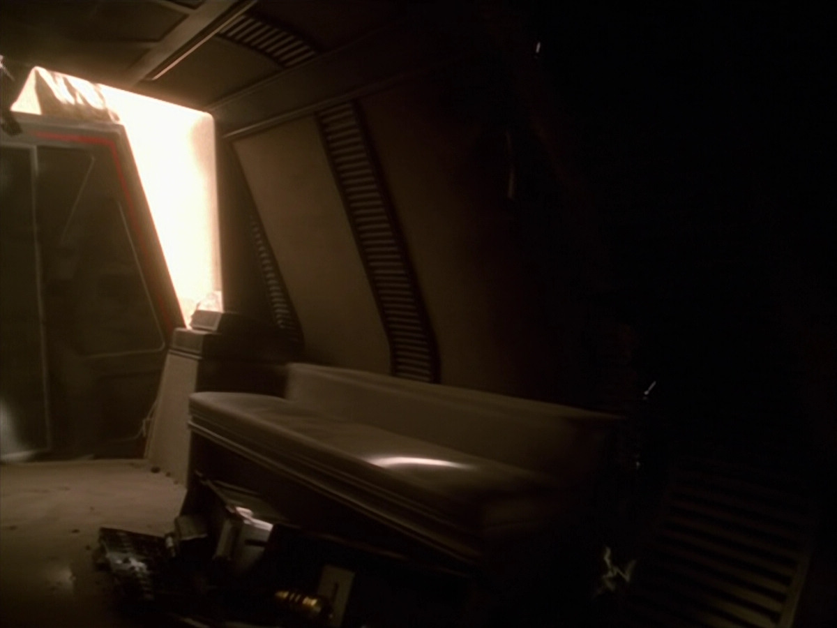 extant_StarTrek_VOY_5x13-Gravity_00521.jpg