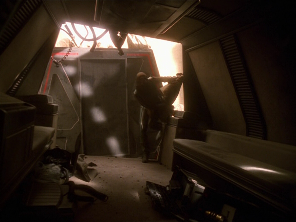 extant_StarTrek_VOY_5x13-Gravity_00532.jpg