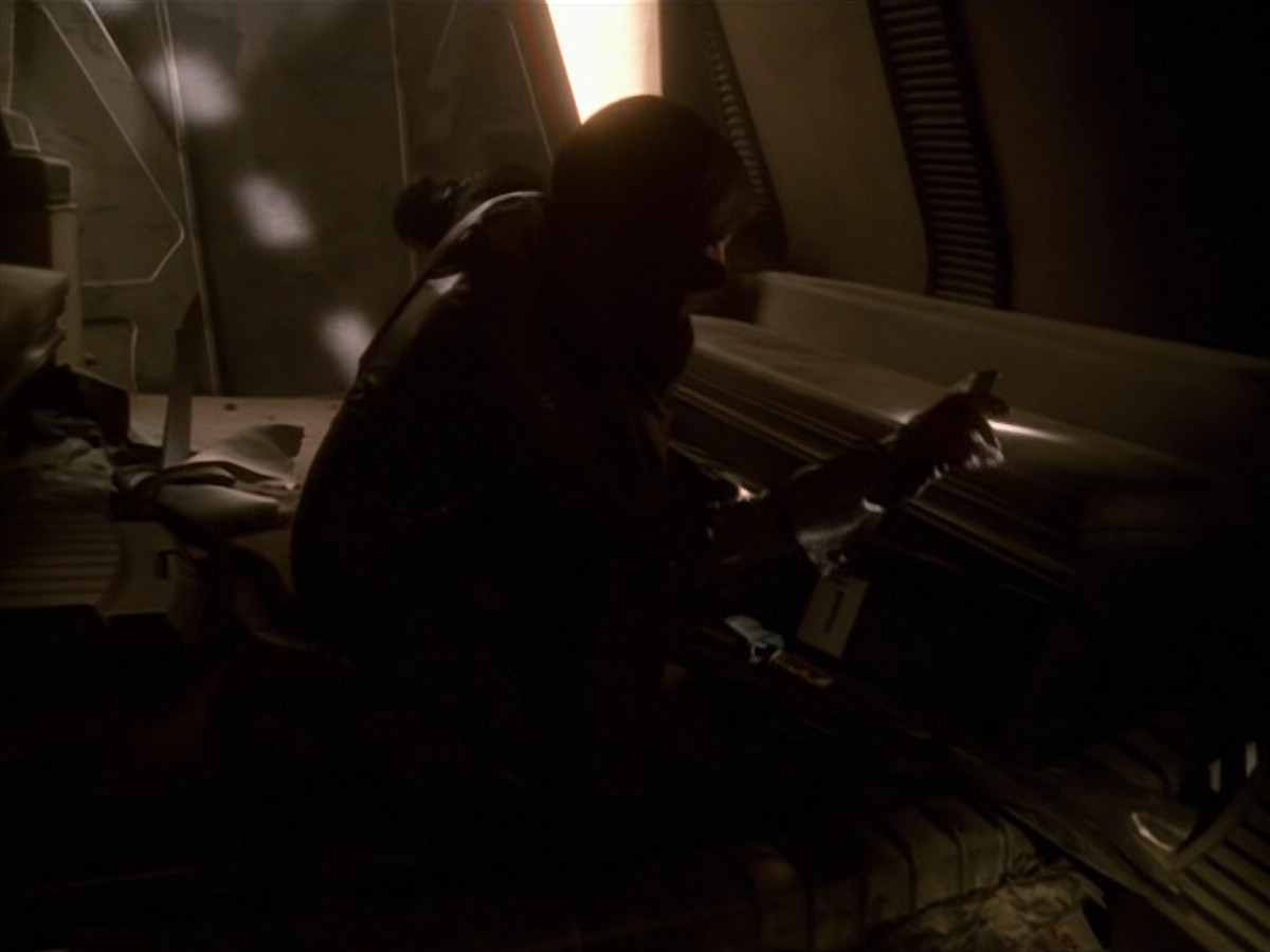 extant_StarTrek_VOY_5x13-Gravity_00543.jpg