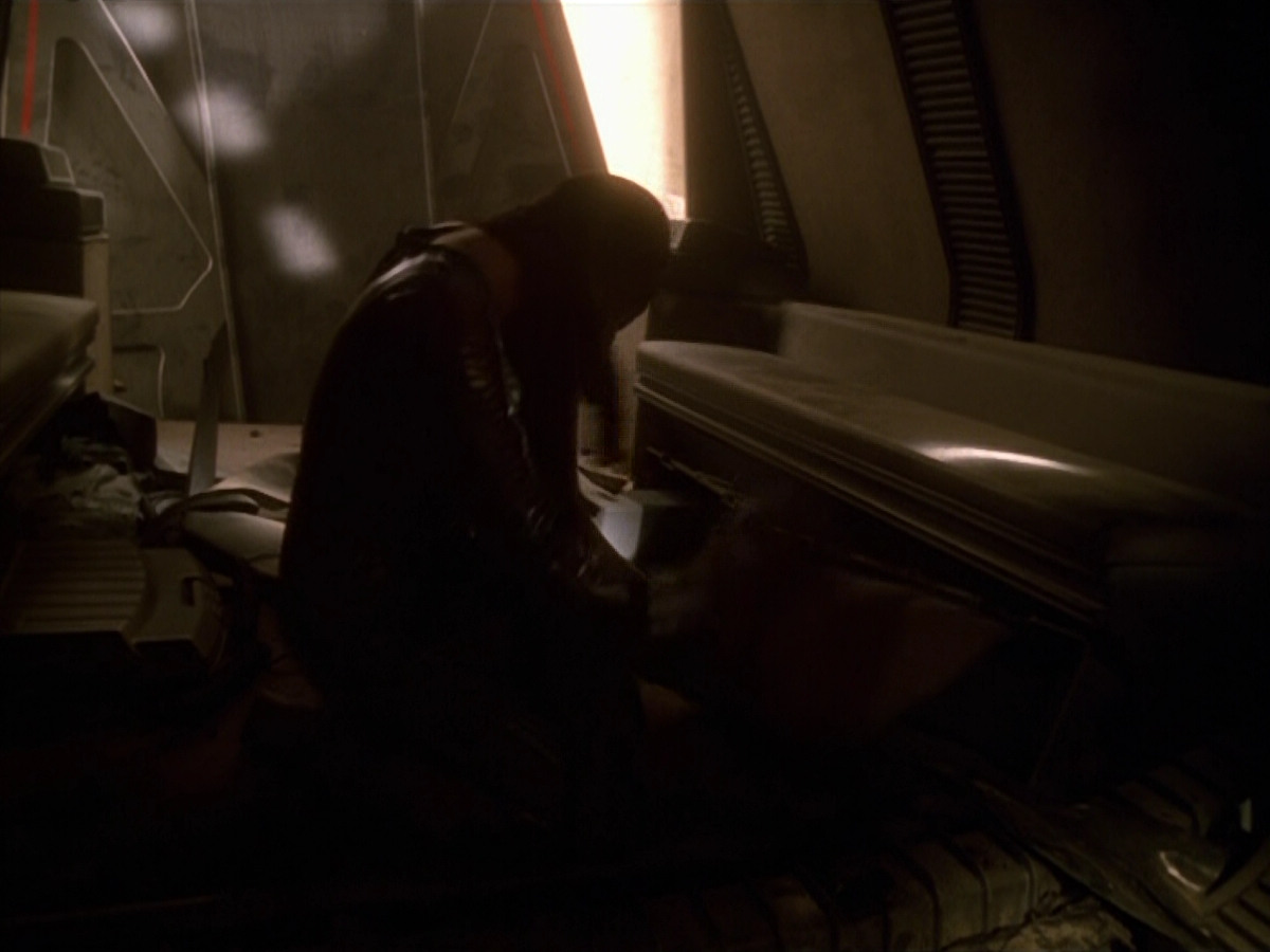 extant_StarTrek_VOY_5x13-Gravity_00545.jpg