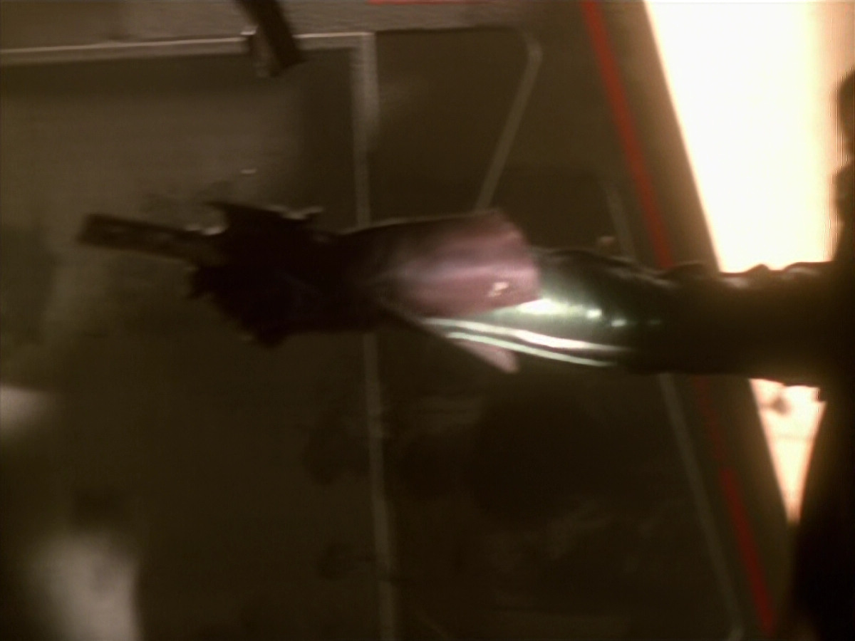 extant_StarTrek_VOY_5x13-Gravity_00601.jpg