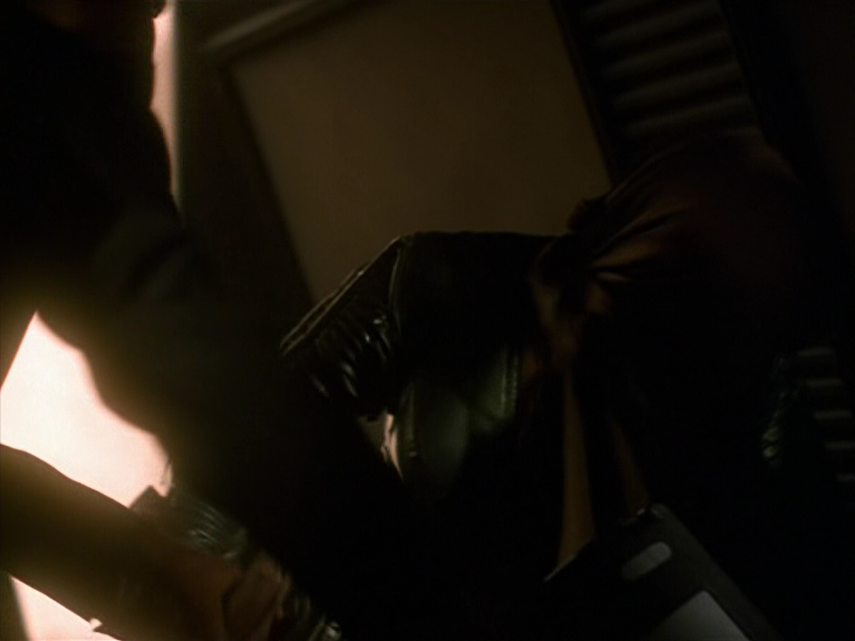 extant_StarTrek_VOY_5x13-Gravity_00842.jpg
