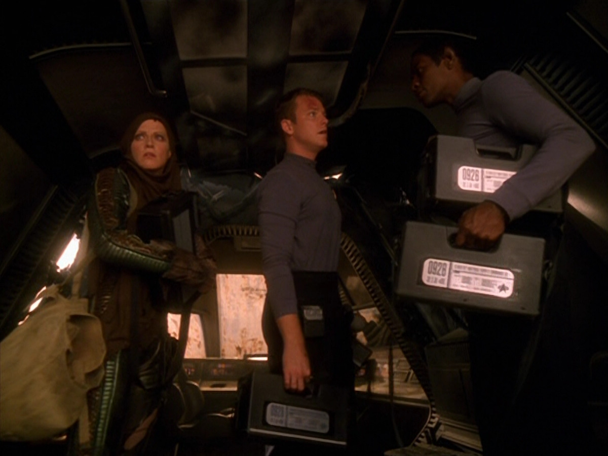 extant_StarTrek_VOY_5x13-Gravity_01005.jpg