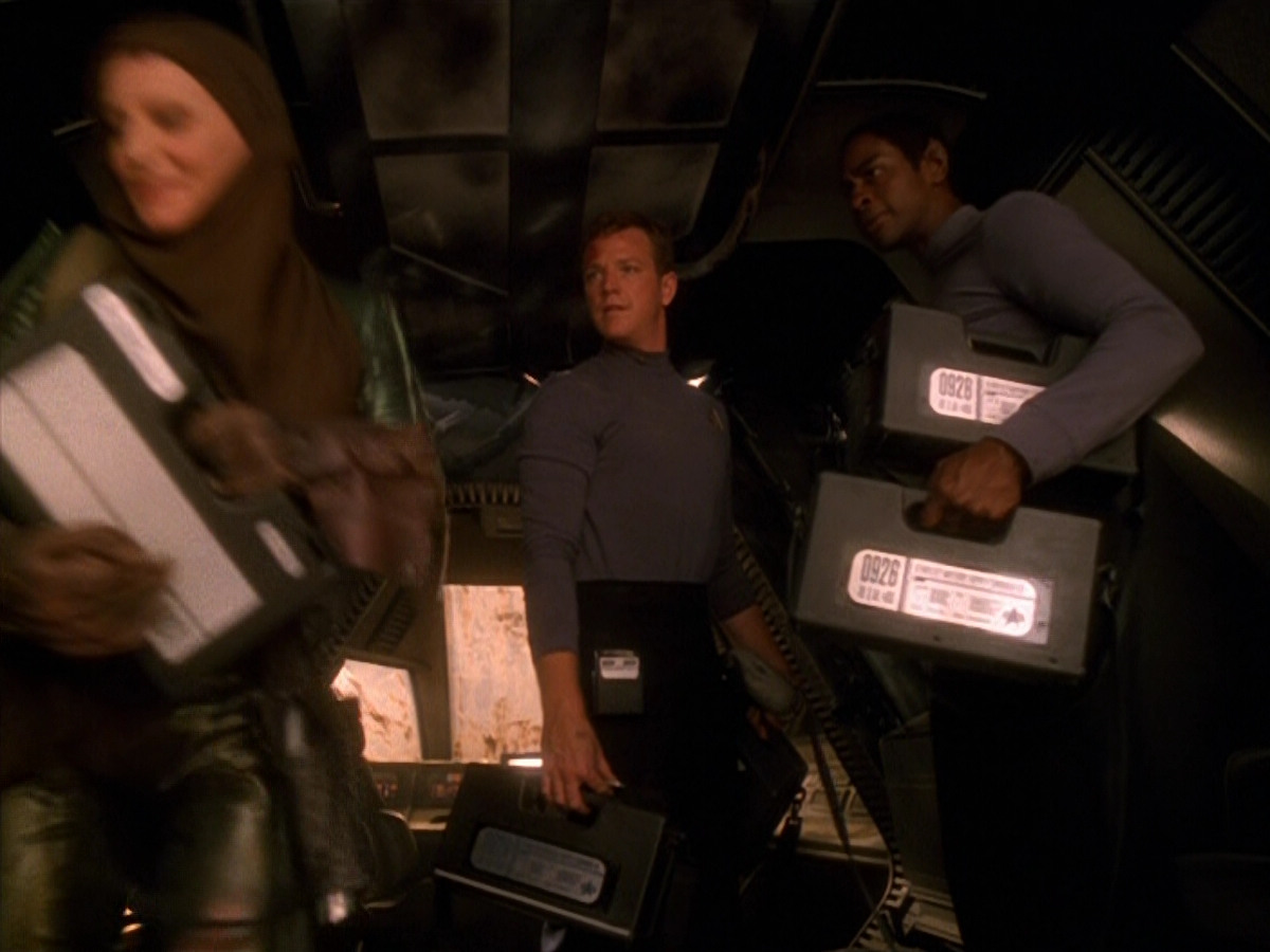 extant_StarTrek_VOY_5x13-Gravity_01011.jpg