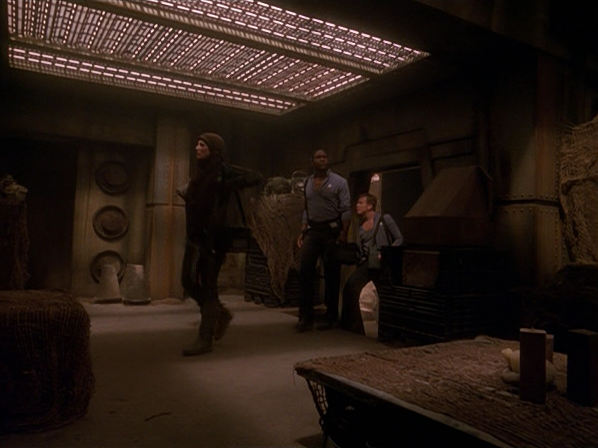 extant_StarTrek_VOY_5x13-Gravity_01104.jpg