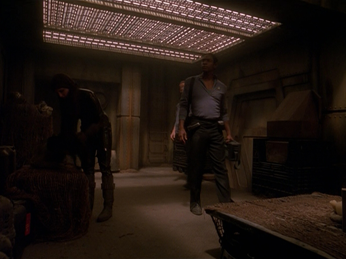 extant_StarTrek_VOY_5x13-Gravity_01108.jpg