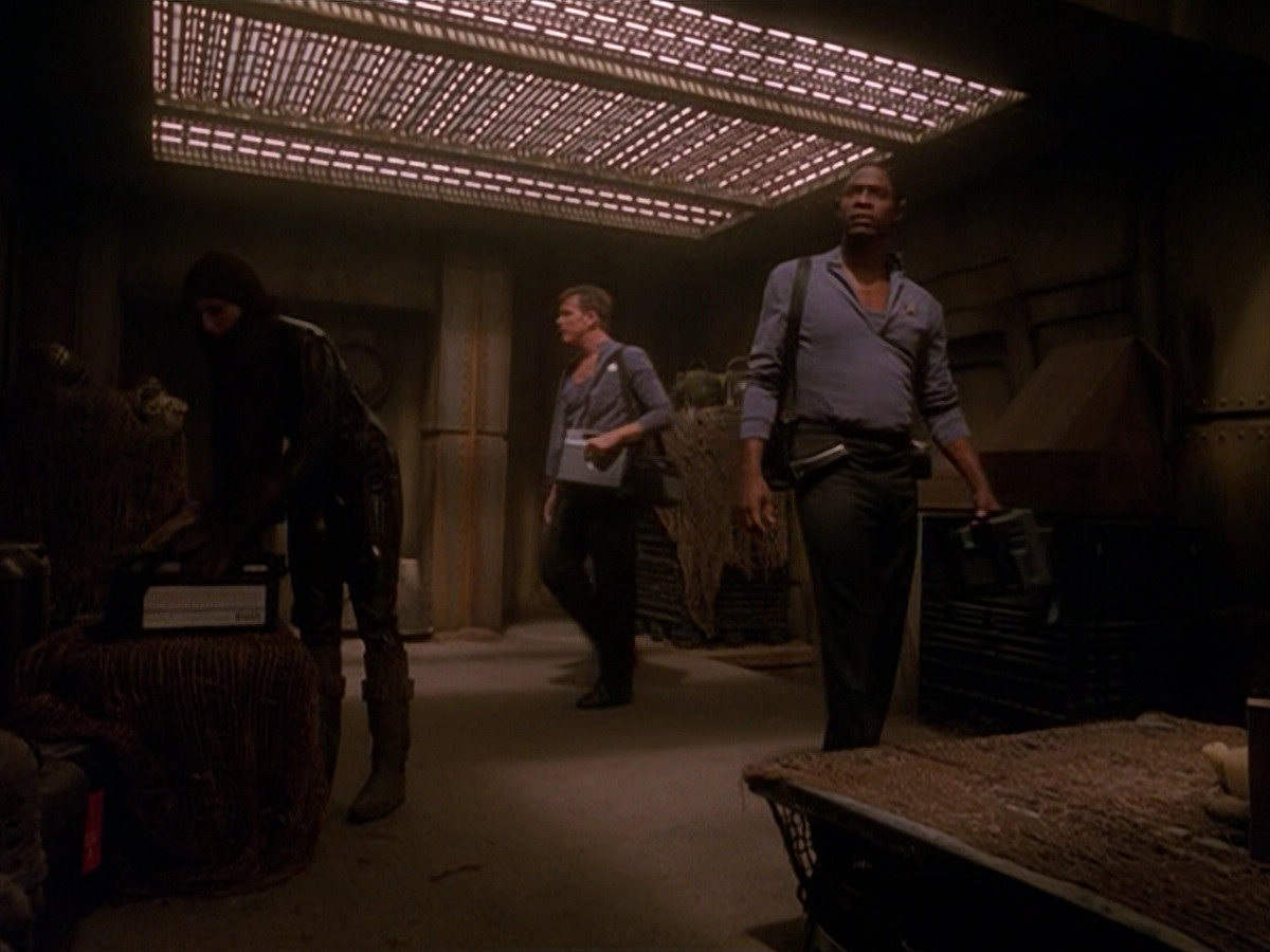 extant_StarTrek_VOY_5x13-Gravity_01109.jpg