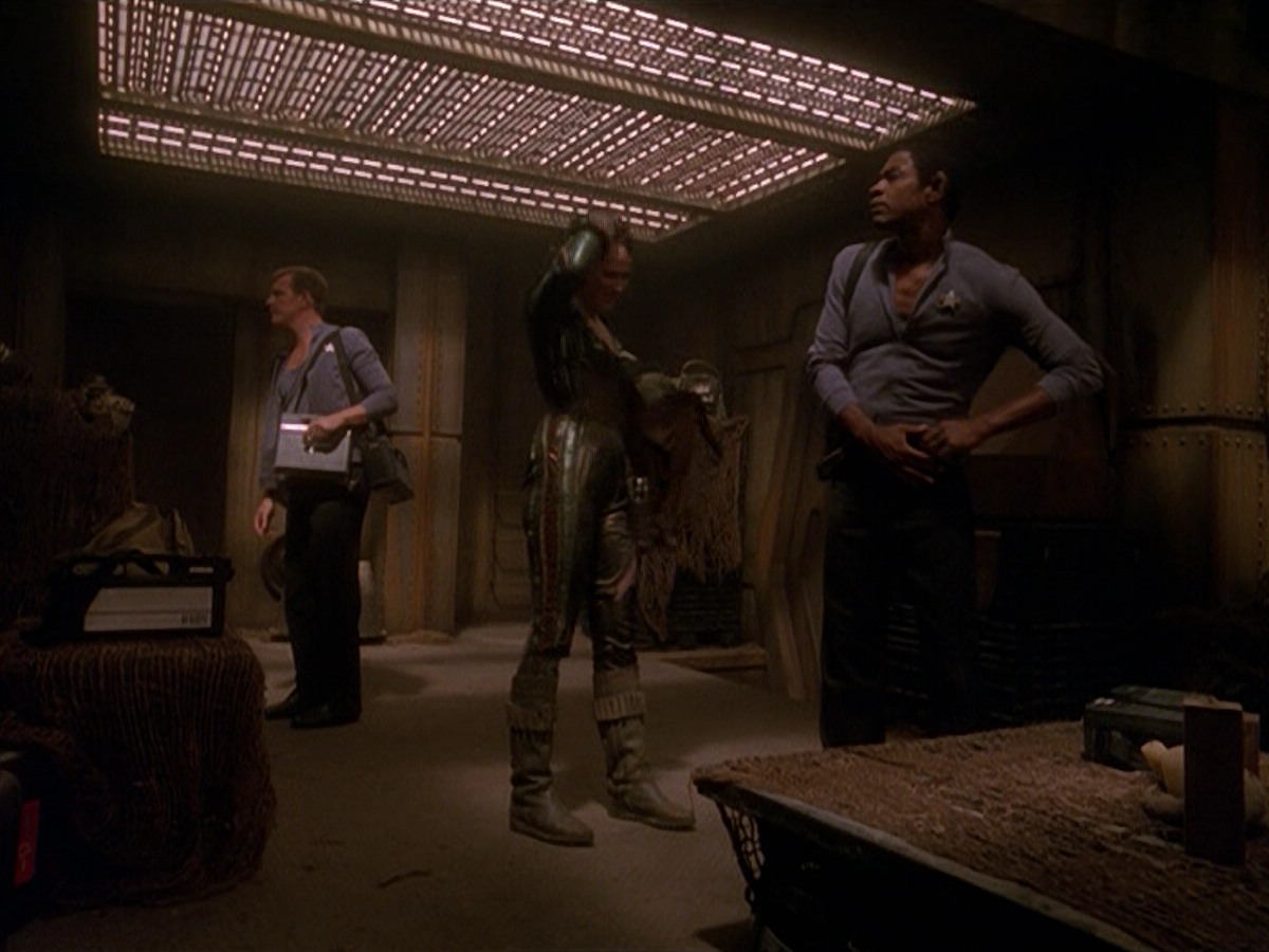 extant_StarTrek_VOY_5x13-Gravity_01113.jpg