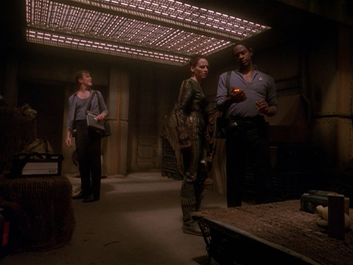 extant_StarTrek_VOY_5x13-Gravity_01116.jpg