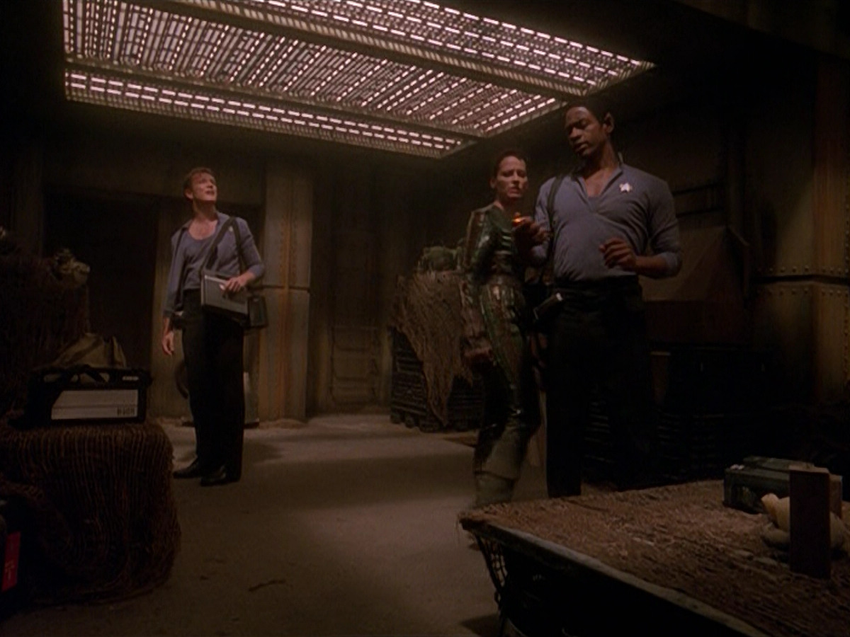 extant_StarTrek_VOY_5x13-Gravity_01117.jpg
