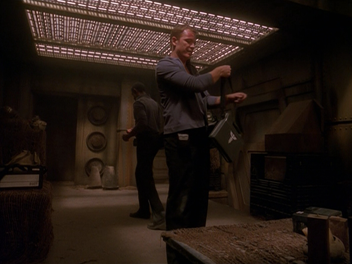 extant_StarTrek_VOY_5x13-Gravity_01125.jpg