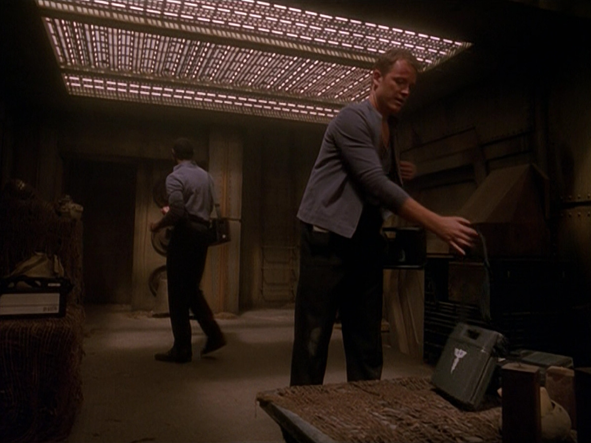extant_StarTrek_VOY_5x13-Gravity_01127.jpg