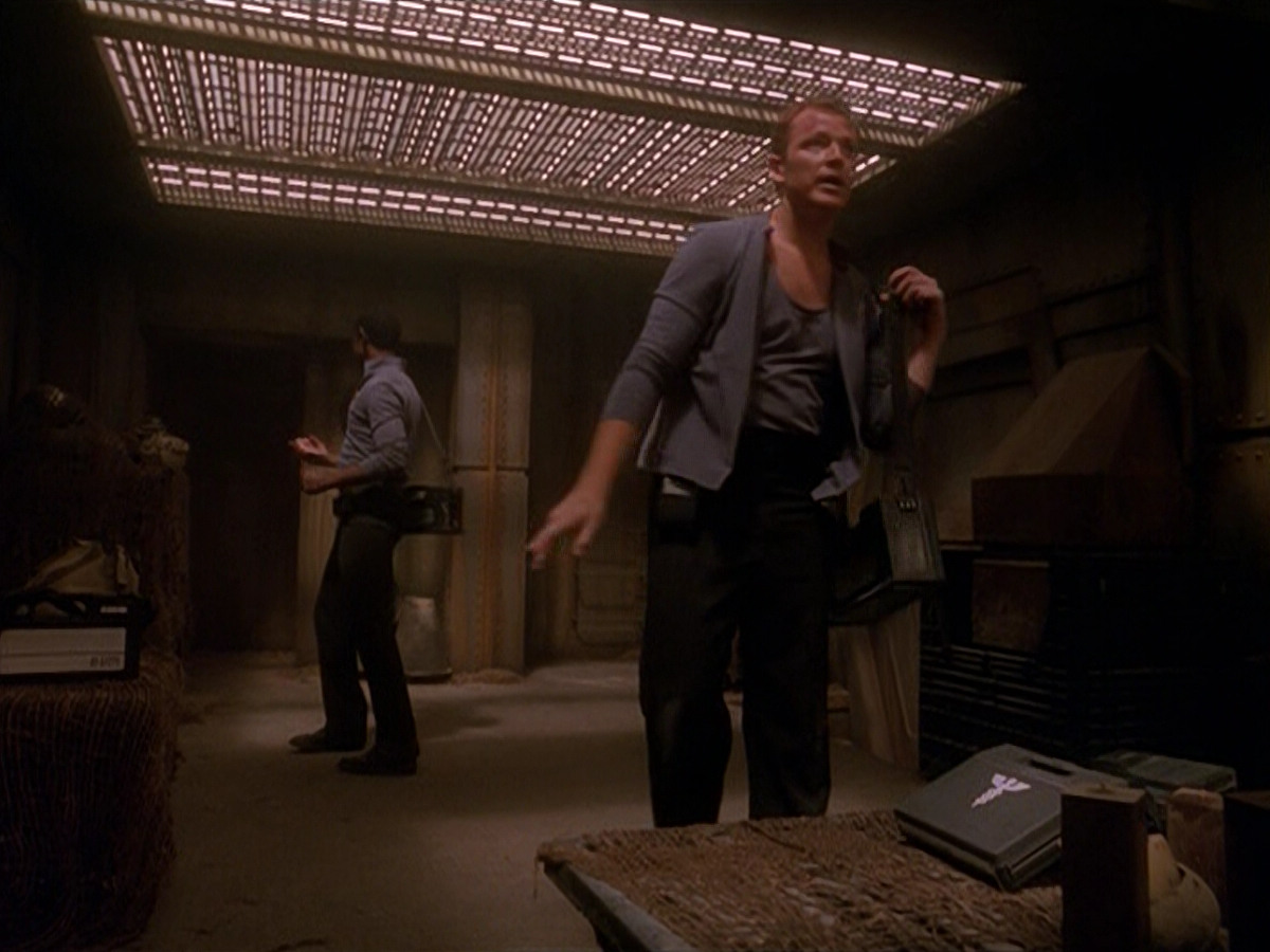 extant_StarTrek_VOY_5x13-Gravity_01128.jpg