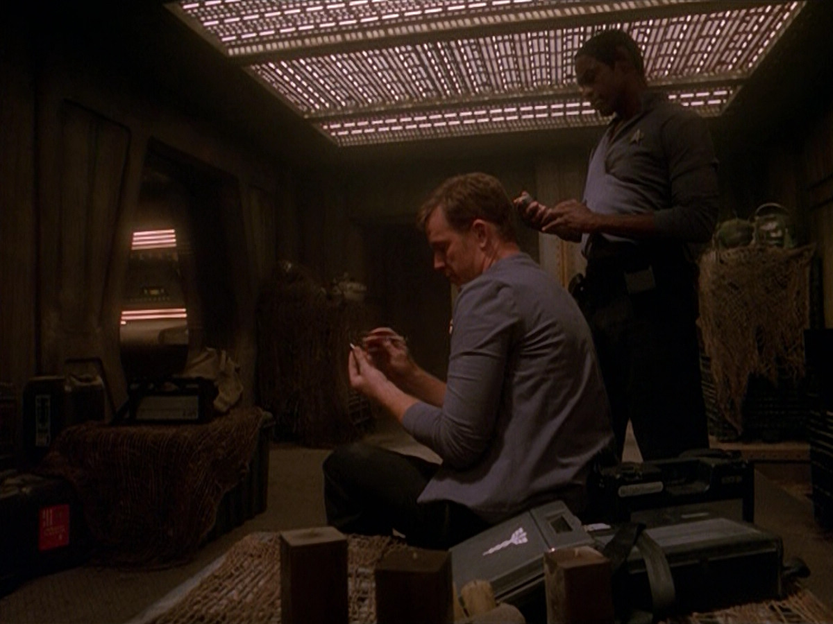 extant_StarTrek_VOY_5x13-Gravity_01145.jpg