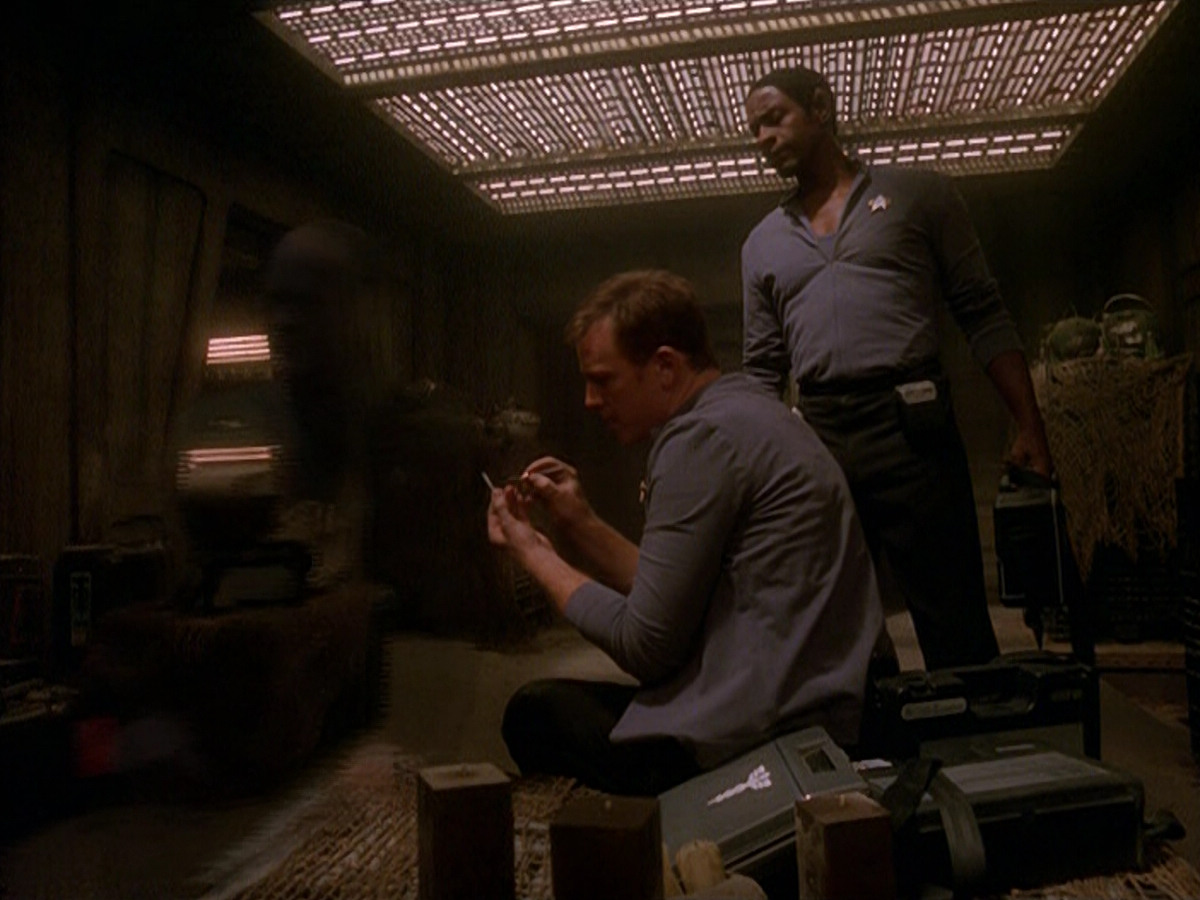 extant_StarTrek_VOY_5x13-Gravity_01165.jpg