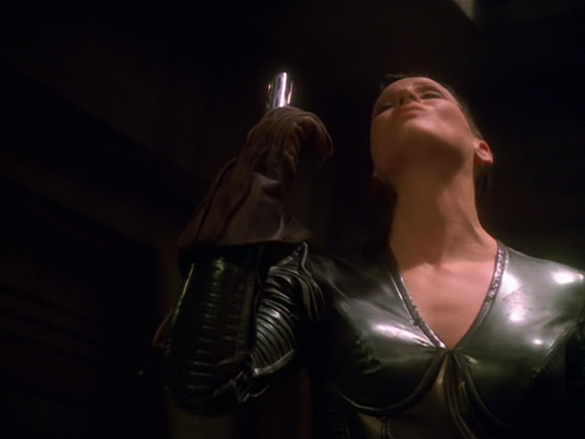 extant_StarTrek_VOY_5x13-Gravity_01234.jpg