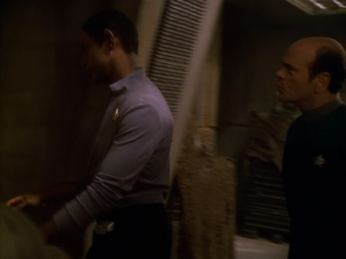 extant_StarTrek_VOY_5x13-Gravity_01357.jpg