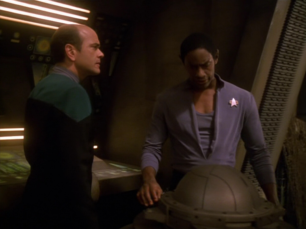 extant_StarTrek_VOY_5x13-Gravity_01362.jpg
