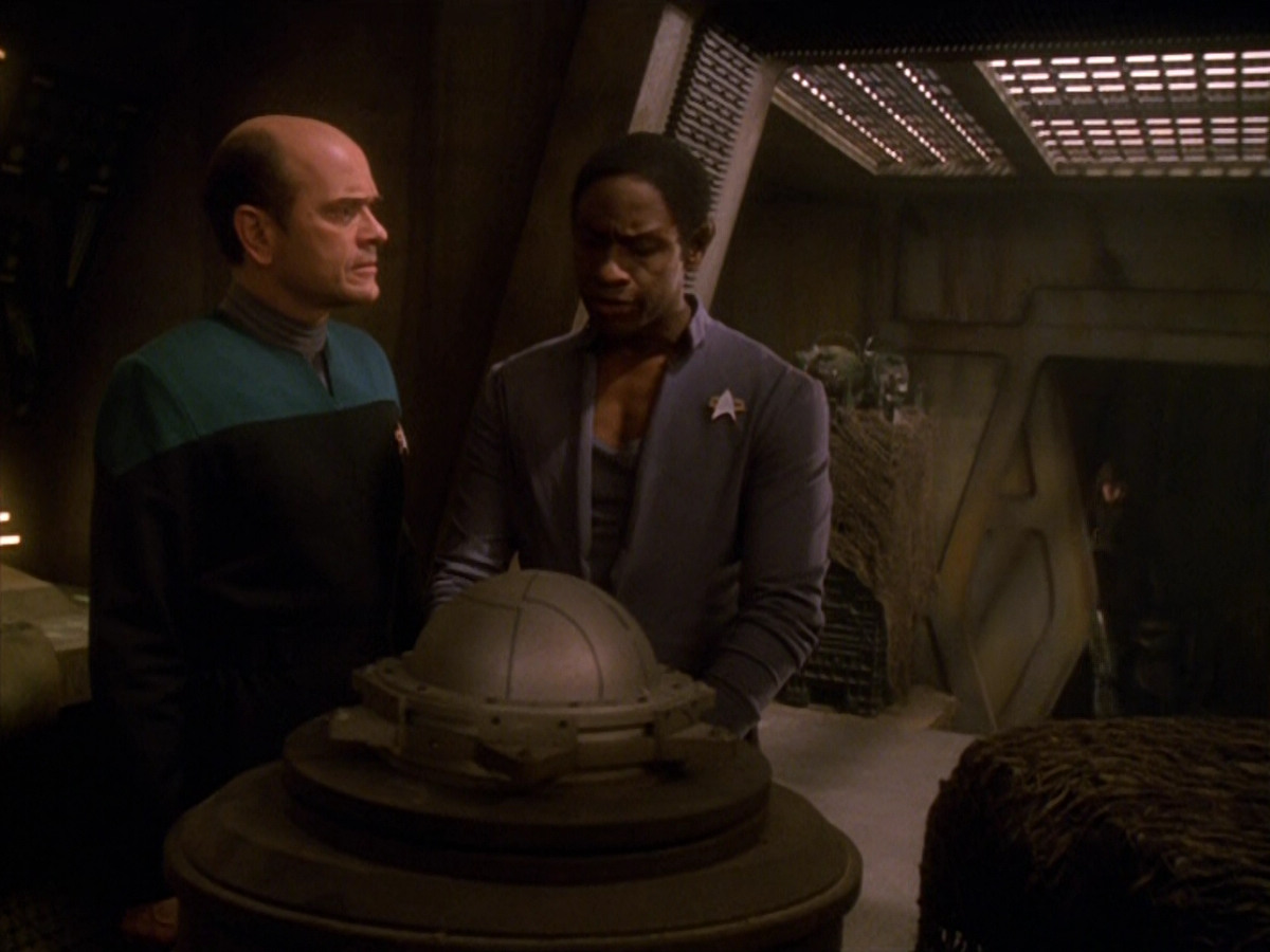 extant_StarTrek_VOY_5x13-Gravity_01370.jpg
