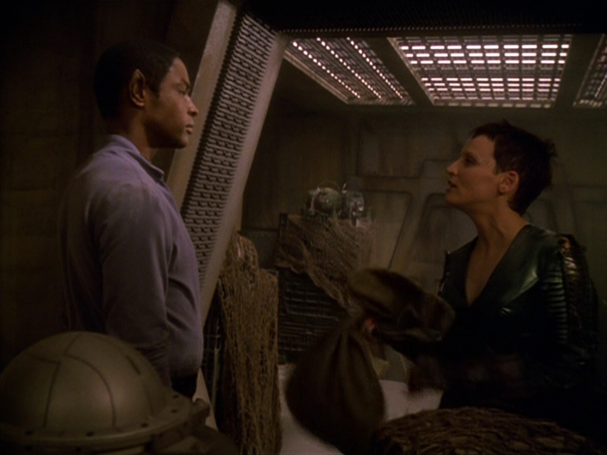 extant_StarTrek_VOY_5x13-Gravity_01392.jpg