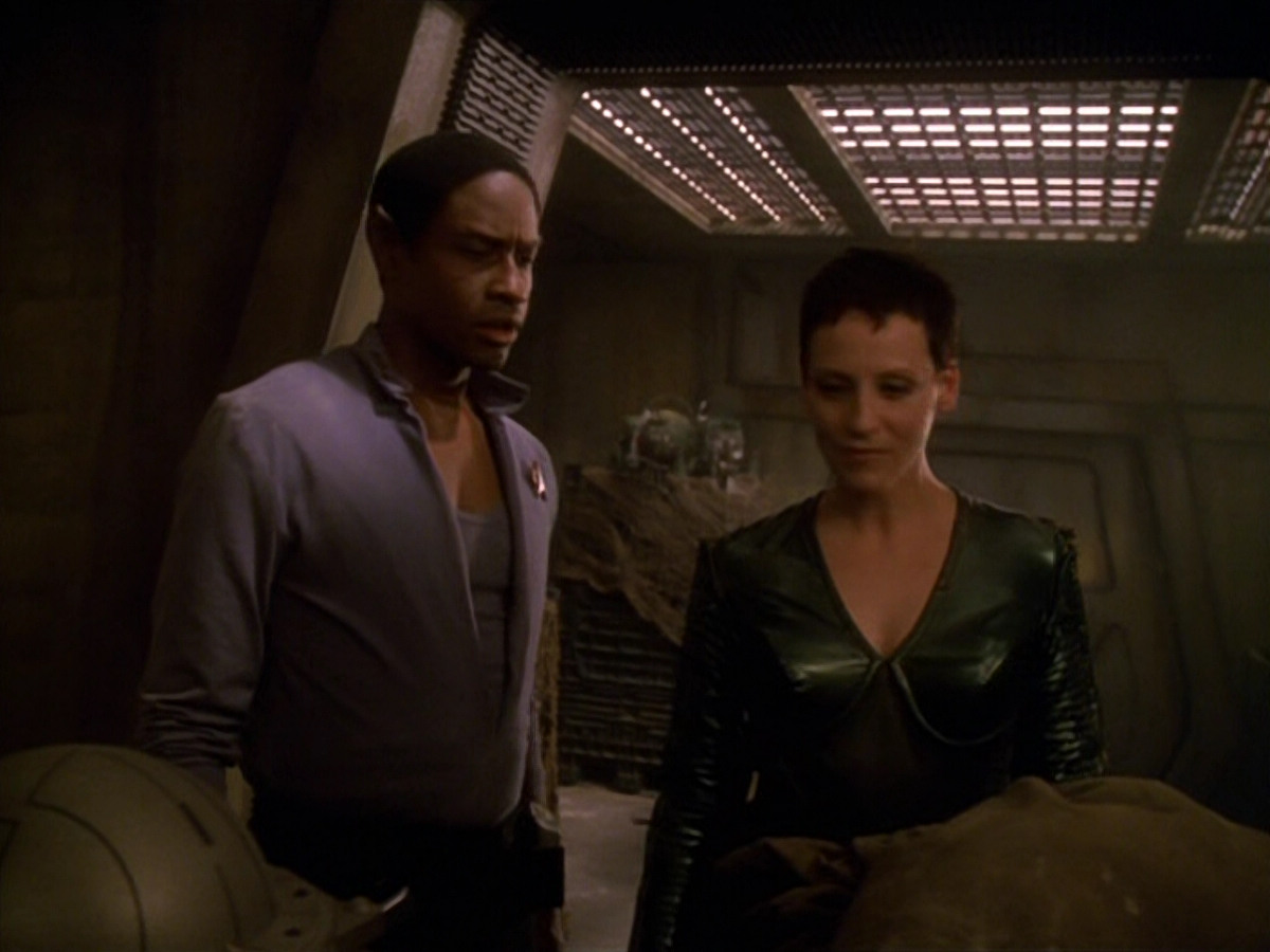 extant_StarTrek_VOY_5x13-Gravity_01395.jpg
