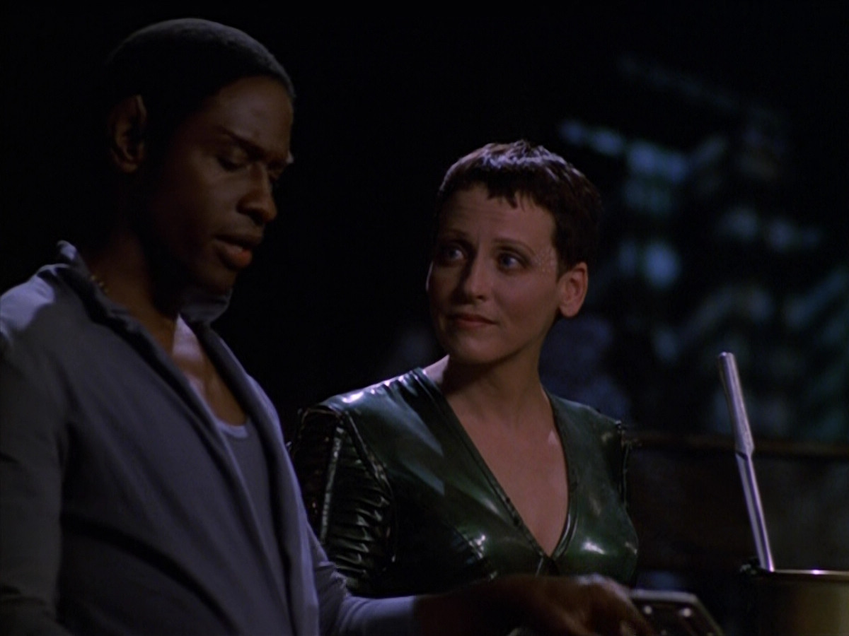 extant_StarTrek_VOY_5x13-Gravity_01413.jpg