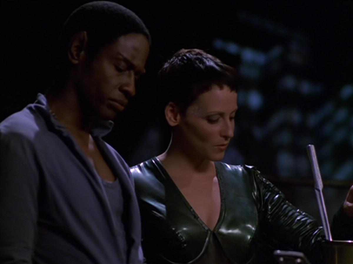 extant_StarTrek_VOY_5x13-Gravity_01416.jpg