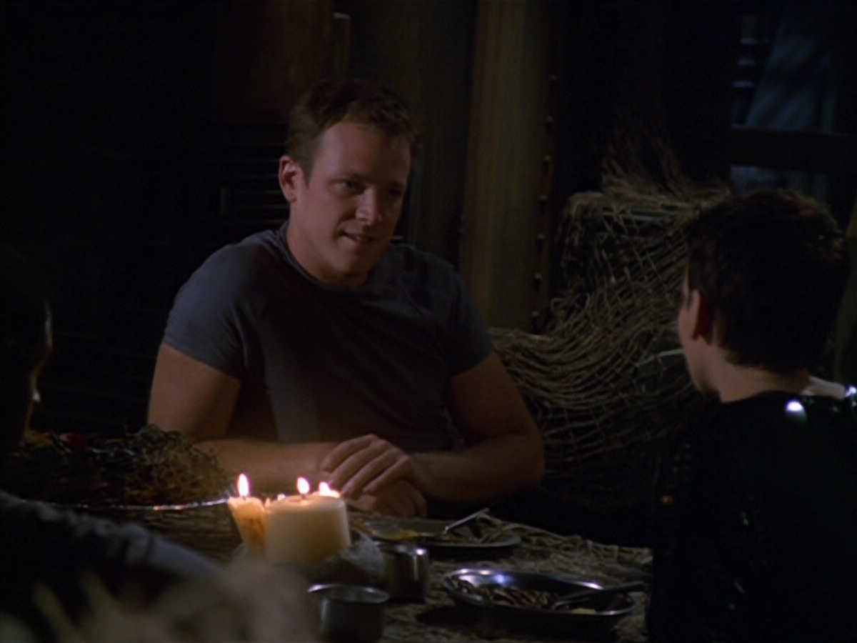 extant_StarTrek_VOY_5x13-Gravity_01485.jpg
