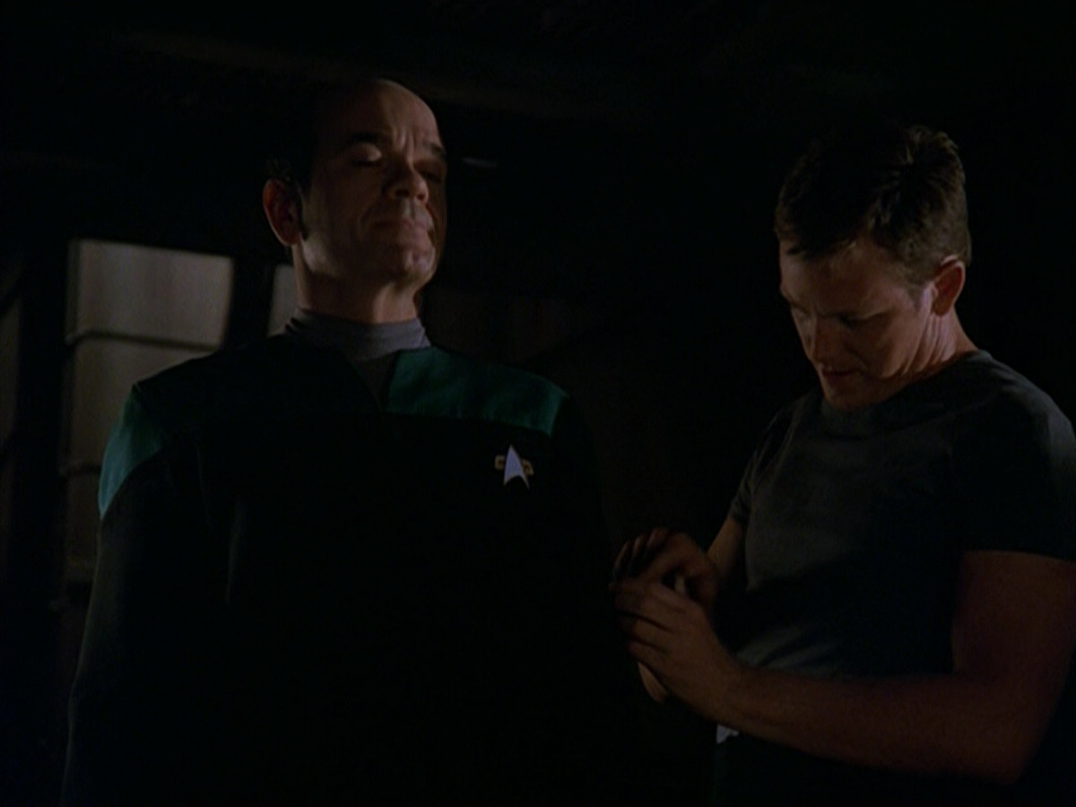extant_StarTrek_VOY_5x13-Gravity_01543.jpg