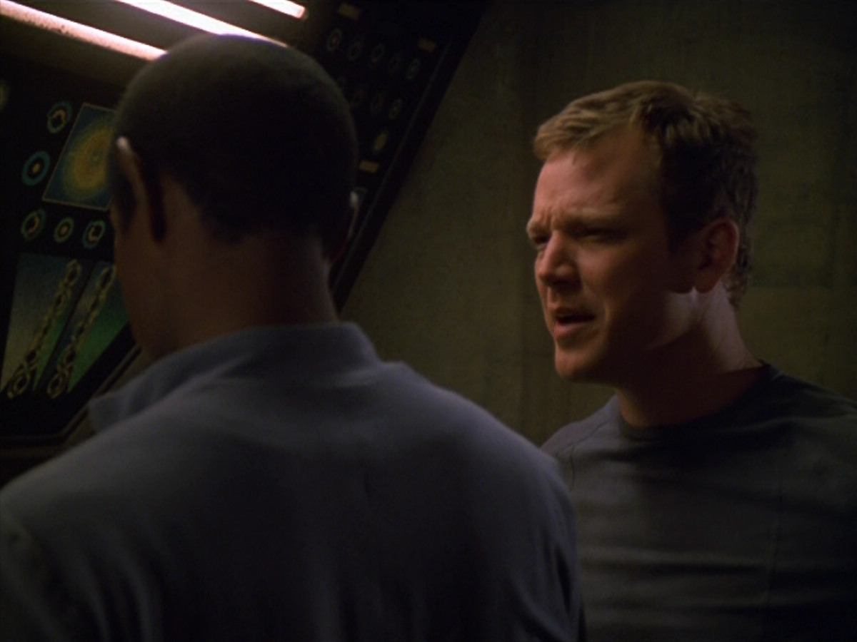 extant_StarTrek_VOY_5x13-Gravity_01606.jpg