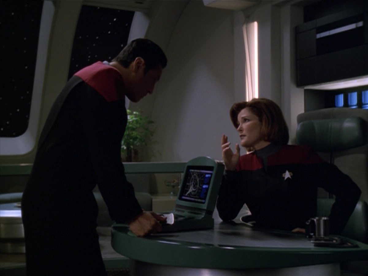 extant_StarTrek_VOY_5x13-Gravity_02308.jpg