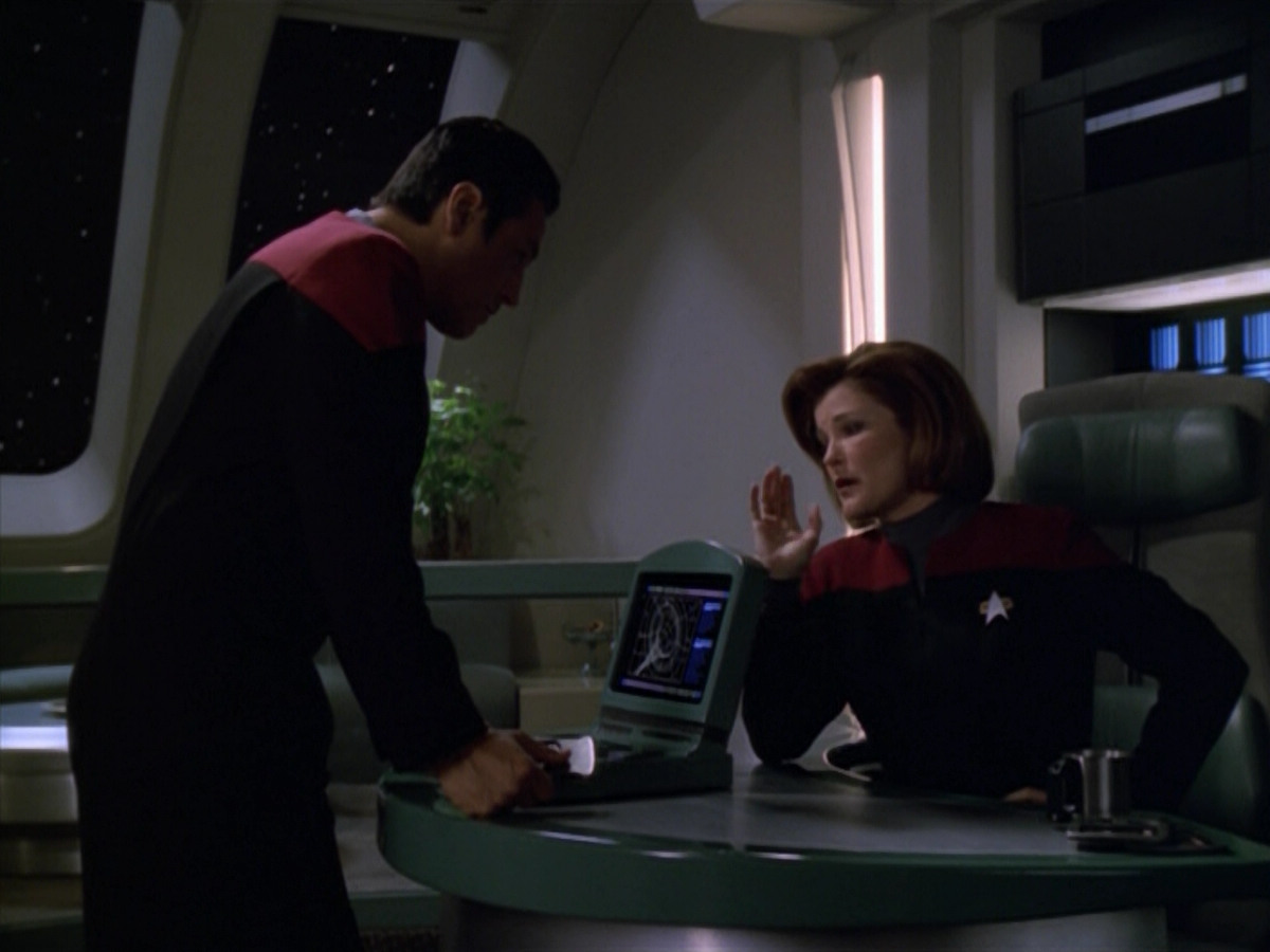 extant_StarTrek_VOY_5x13-Gravity_02310.jpg