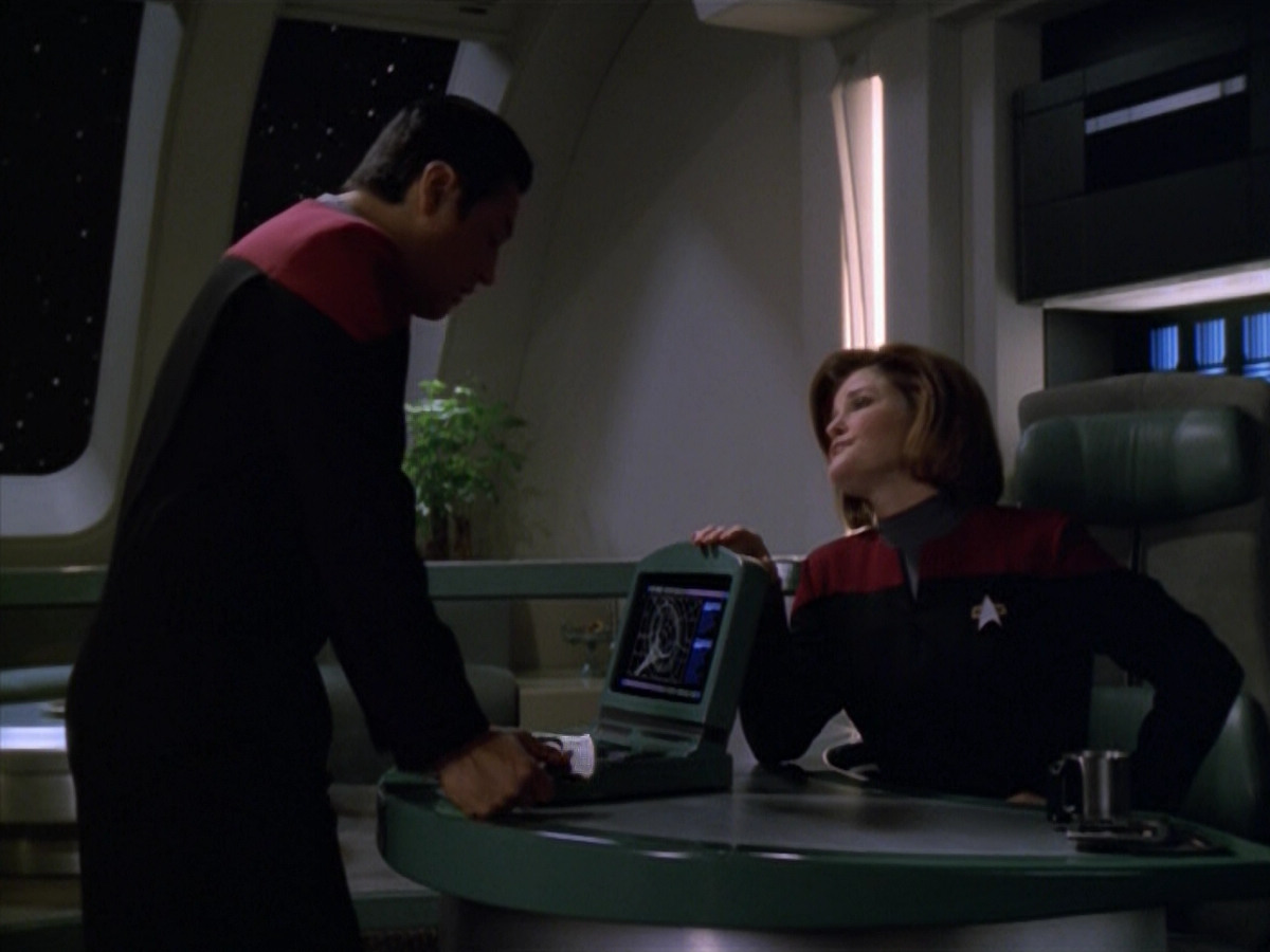 extant_StarTrek_VOY_5x13-Gravity_02311.jpg