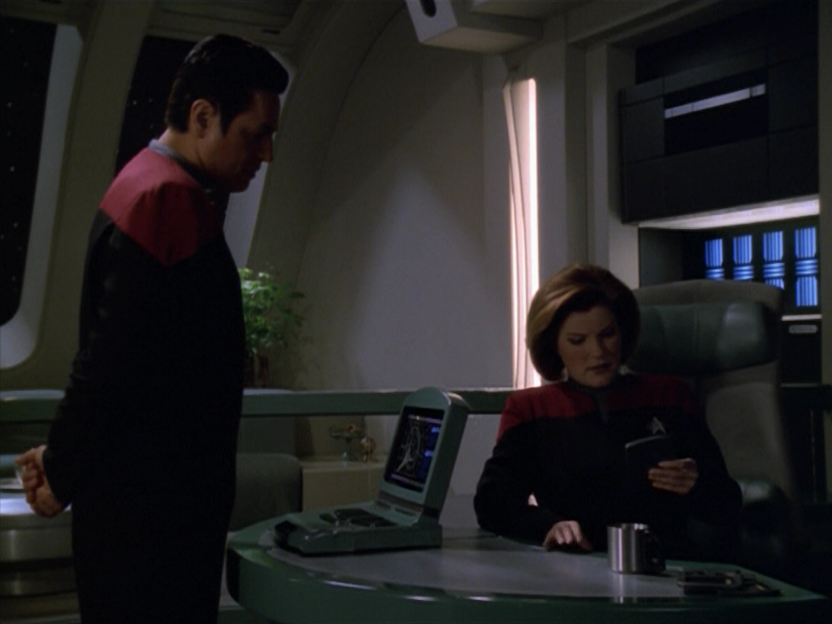 extant_StarTrek_VOY_5x13-Gravity_02342.jpg