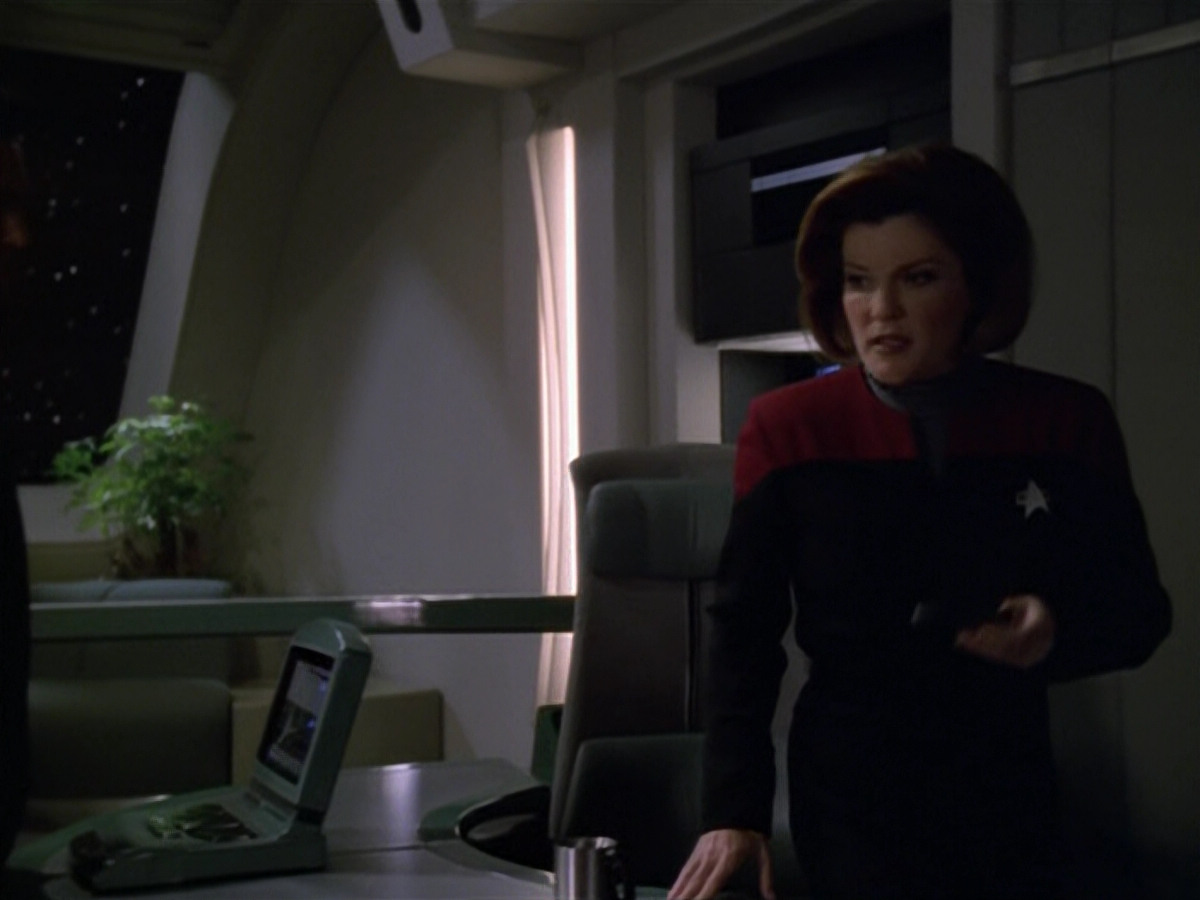 extant_StarTrek_VOY_5x13-Gravity_02345.jpg
