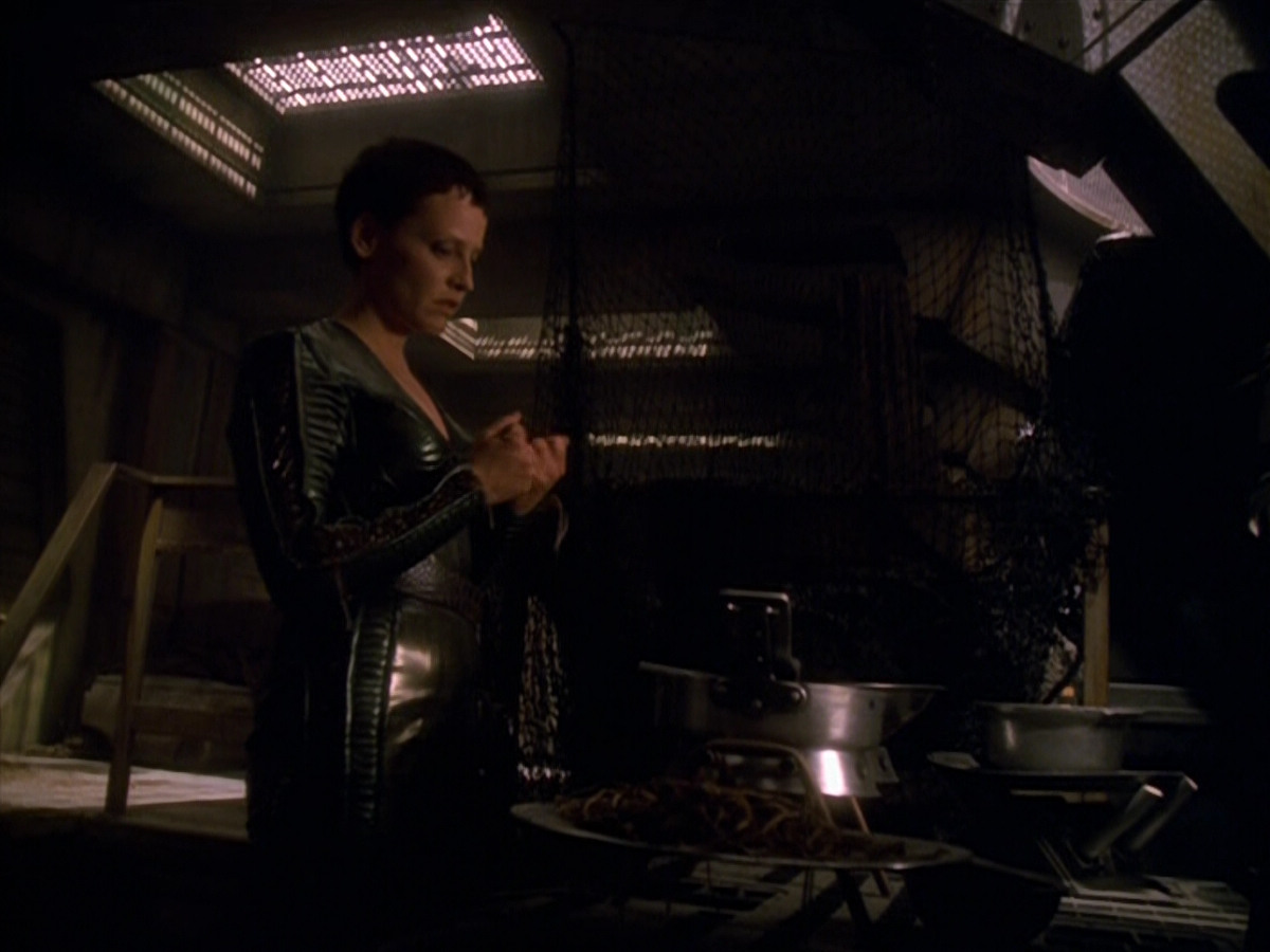 extant_StarTrek_VOY_5x13-Gravity_02402.jpg