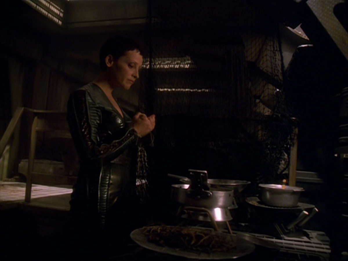 extant_StarTrek_VOY_5x13-Gravity_02405.jpg