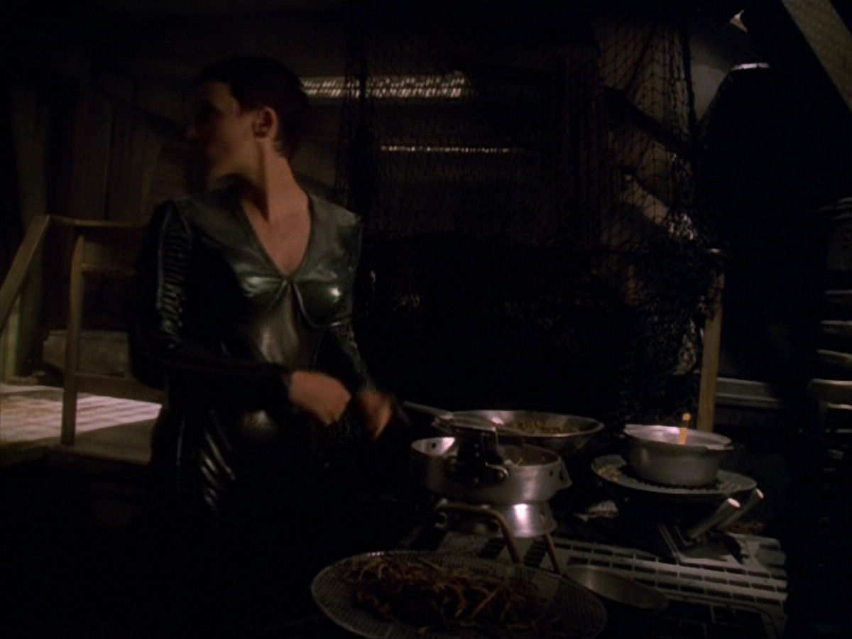 extant_StarTrek_VOY_5x13-Gravity_02408.jpg
