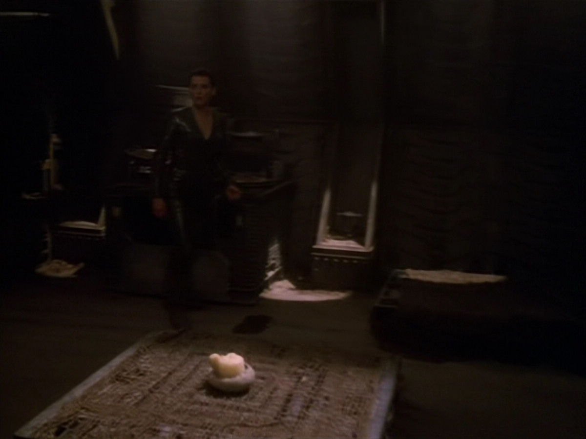 extant_StarTrek_VOY_5x13-Gravity_02413.jpg