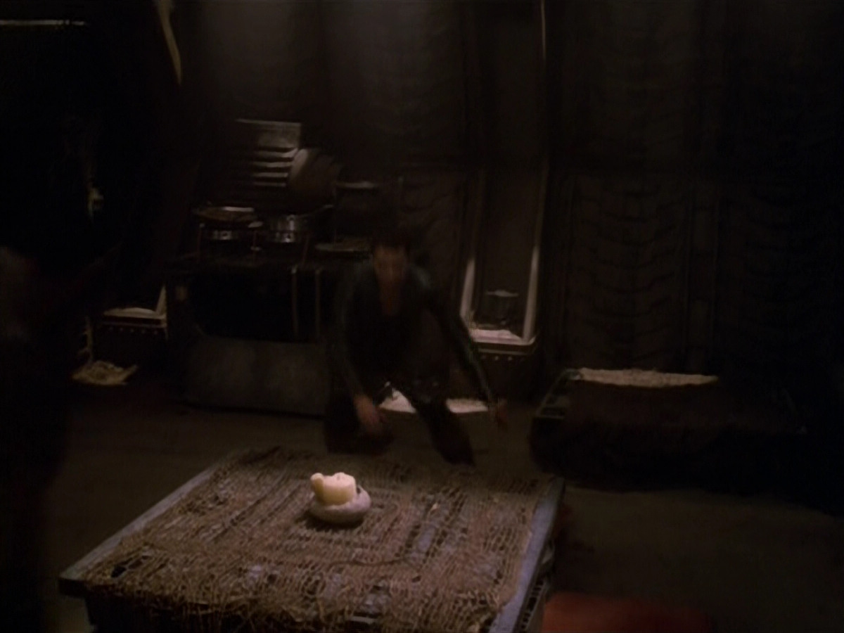 extant_StarTrek_VOY_5x13-Gravity_02414.jpg