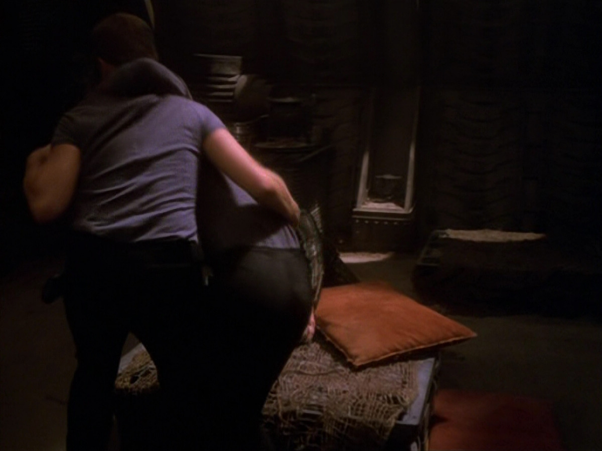 extant_StarTrek_VOY_5x13-Gravity_02416.jpg