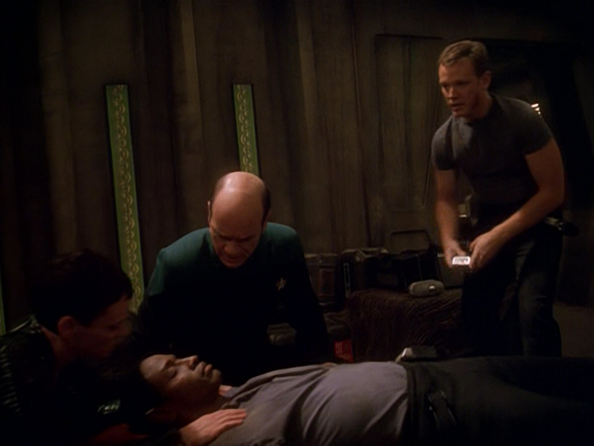 extant_StarTrek_VOY_5x13-Gravity_02432.jpg