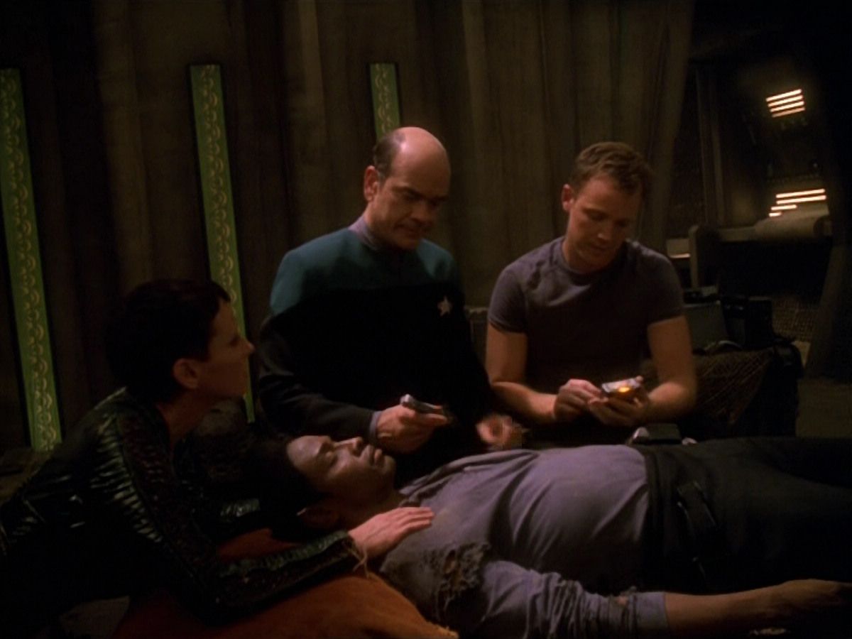 extant_StarTrek_VOY_5x13-Gravity_02468.jpg