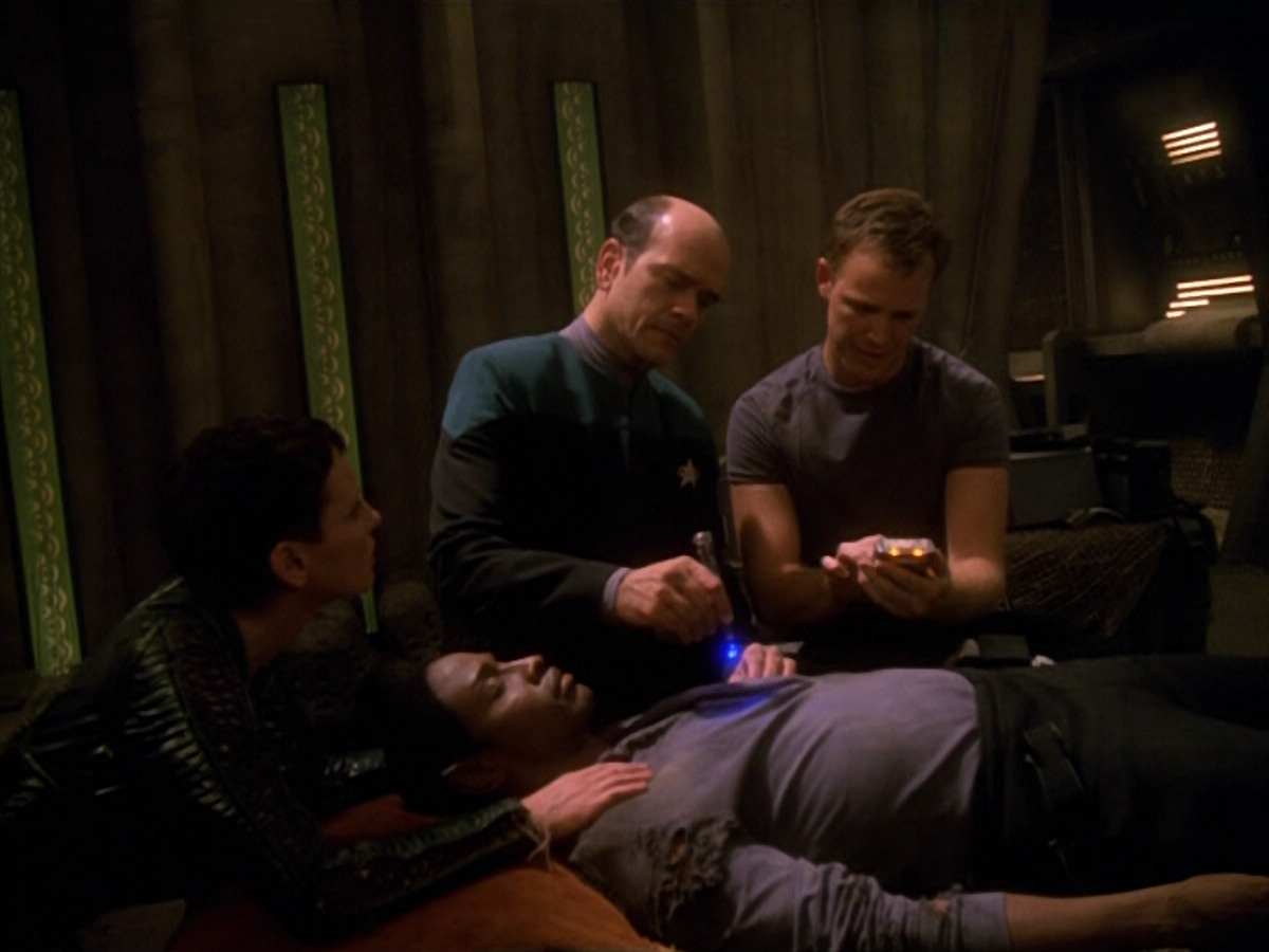 extant_StarTrek_VOY_5x13-Gravity_02476.jpg