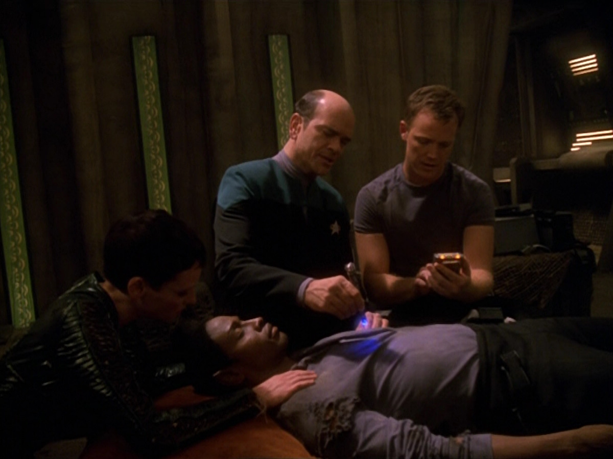 extant_StarTrek_VOY_5x13-Gravity_02480.jpg