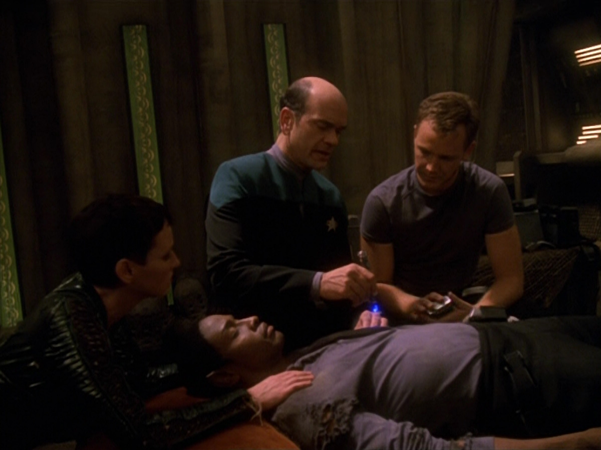 extant_StarTrek_VOY_5x13-Gravity_02489.jpg