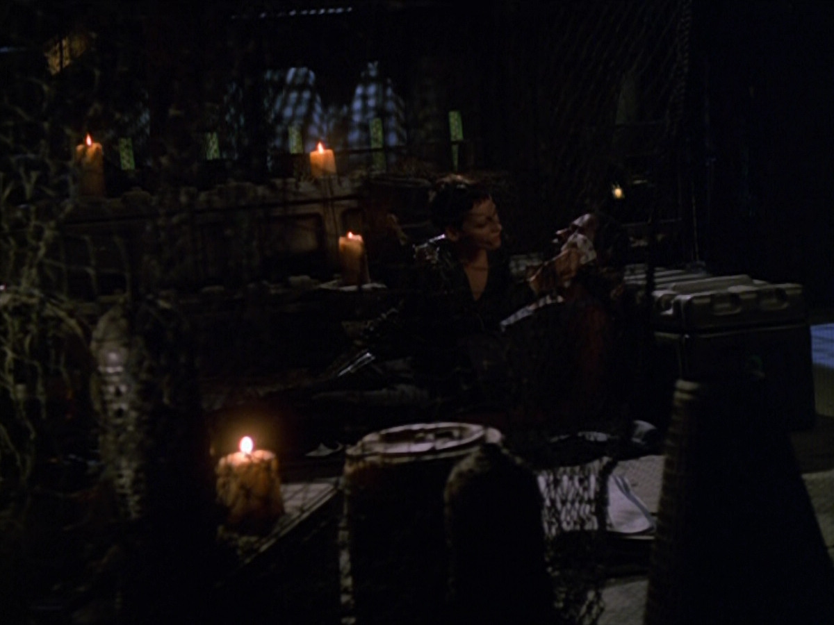 extant_StarTrek_VOY_5x13-Gravity_02510.jpg