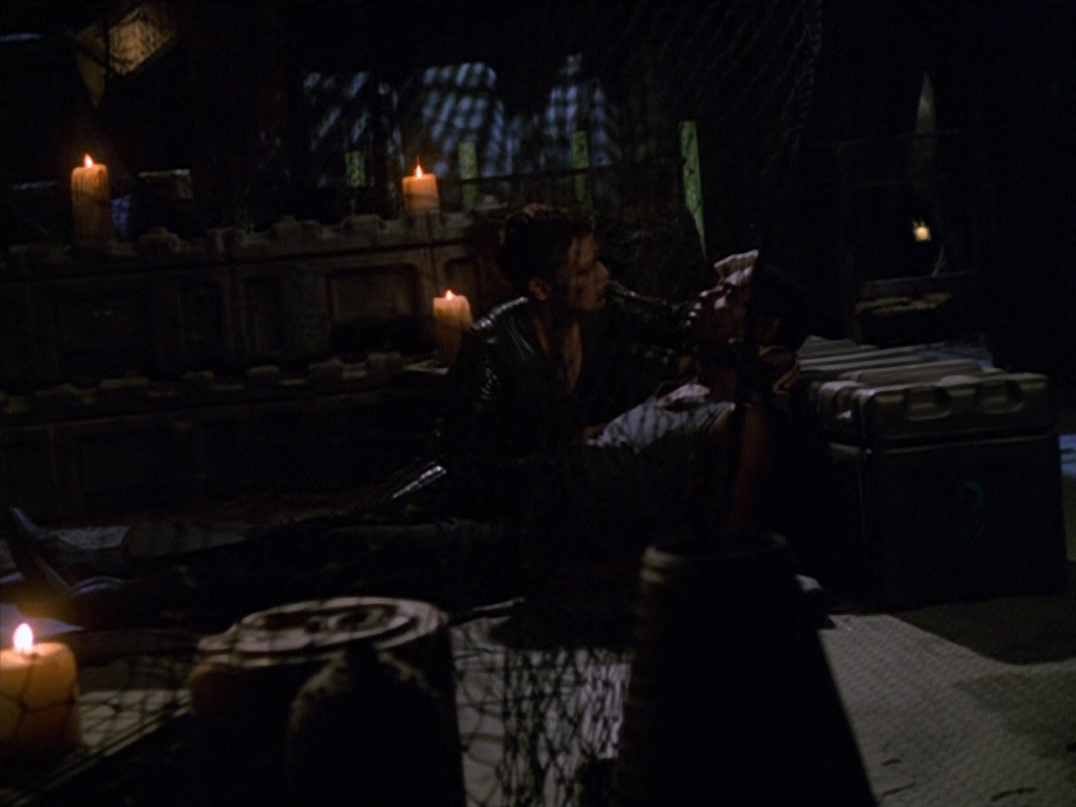 extant_StarTrek_VOY_5x13-Gravity_02520.jpg